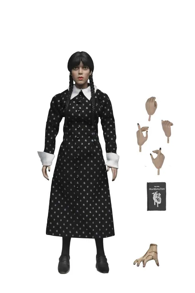 Miércoles vestido clásico · figura con ropa de tela · NECA